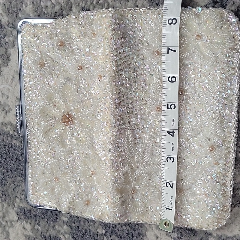 Vintage Elegant Cream Beaded Clutch - Picture 10 of 11